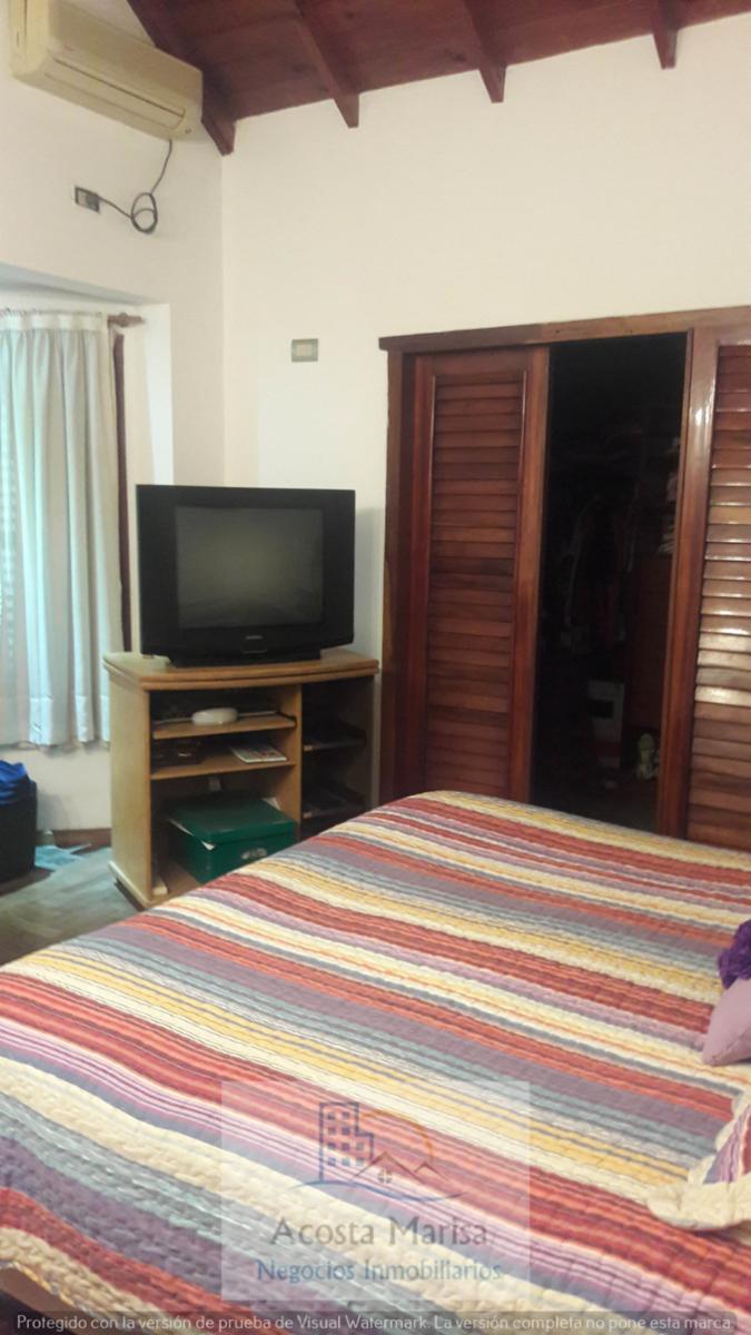 MANUELITA DE ROSAS 1700 - 13