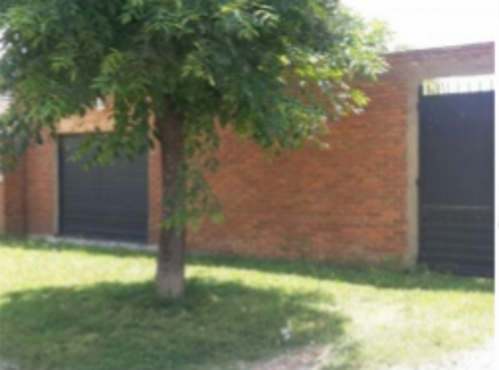 BARRIOS AL 240 / LONGCHAMPS