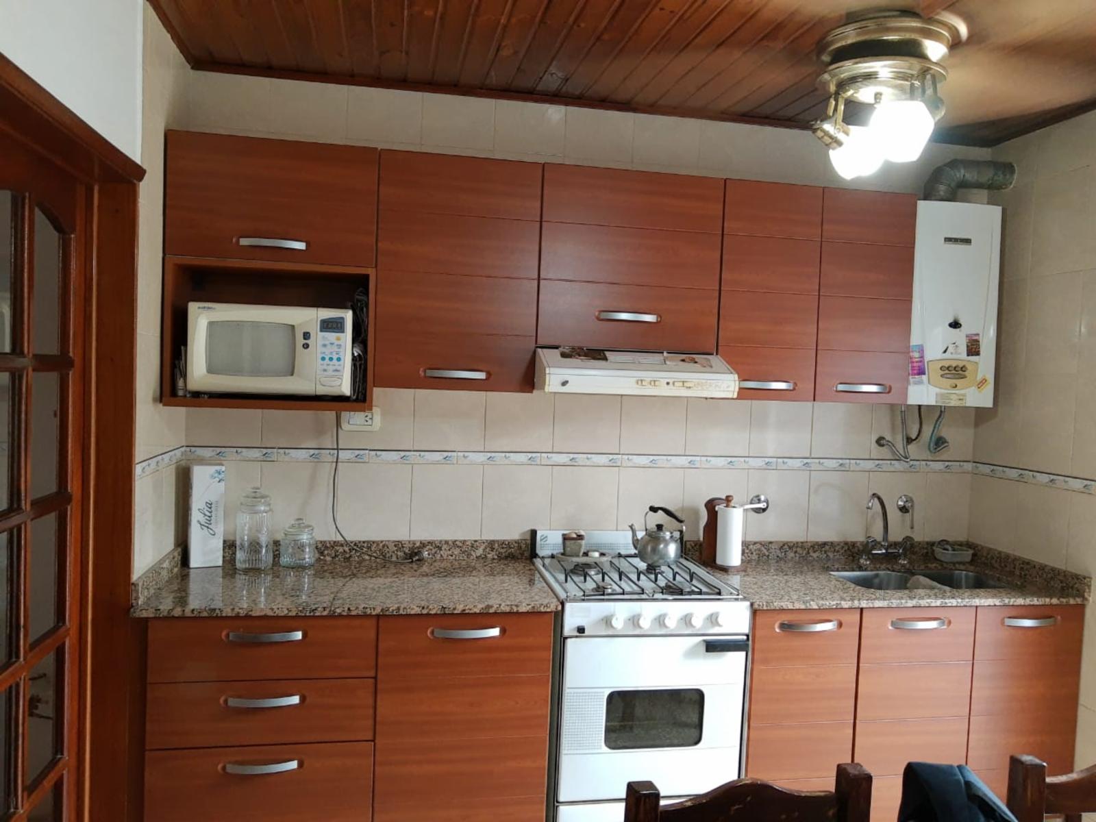 Casa calle 100, zona Av. Mitre — foto 4