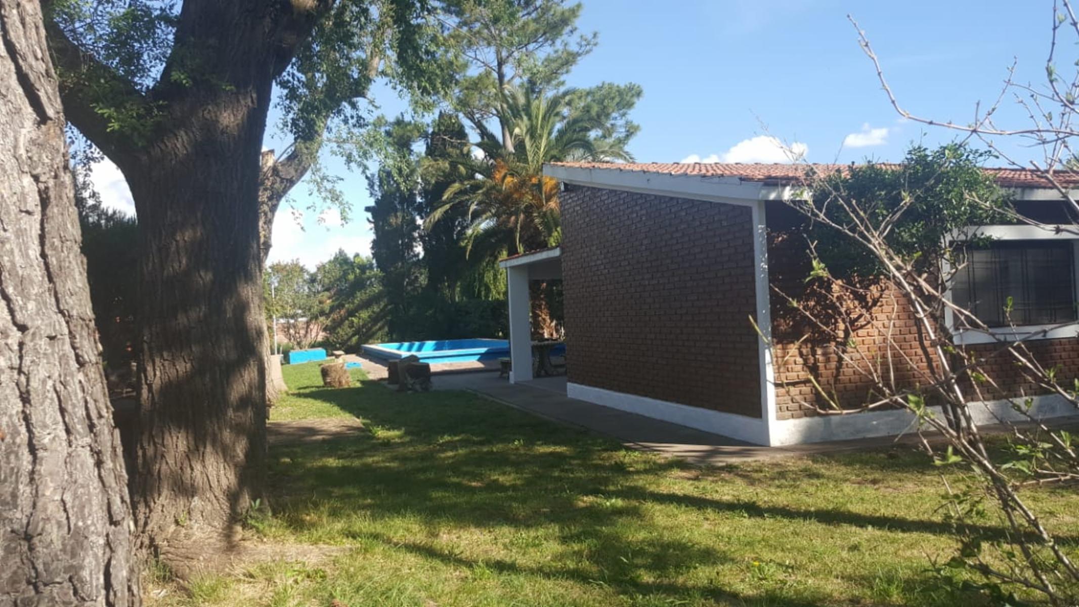 Casaquinta en esquina - 2