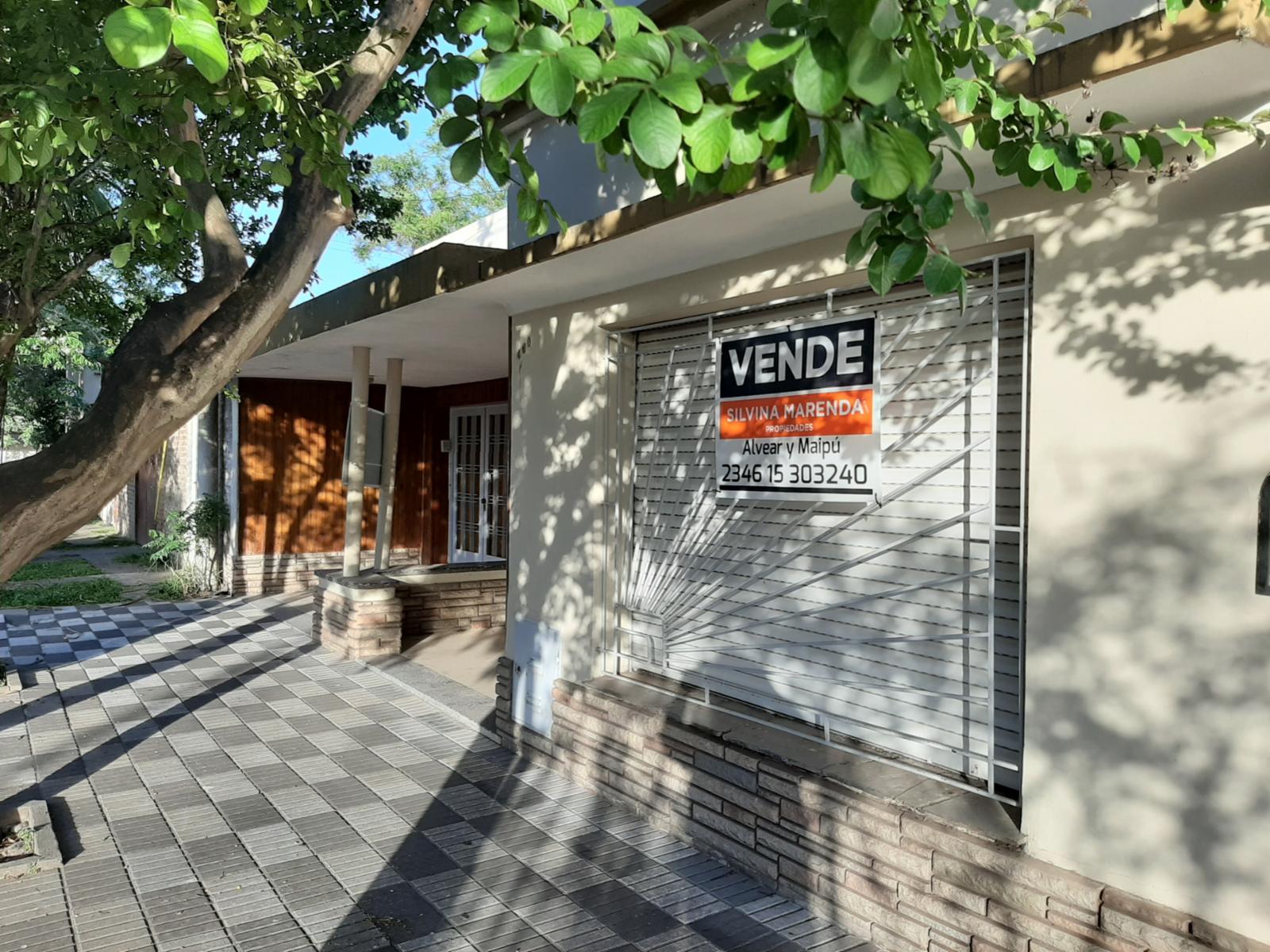 Casa de 3 ambientes en excelente estado