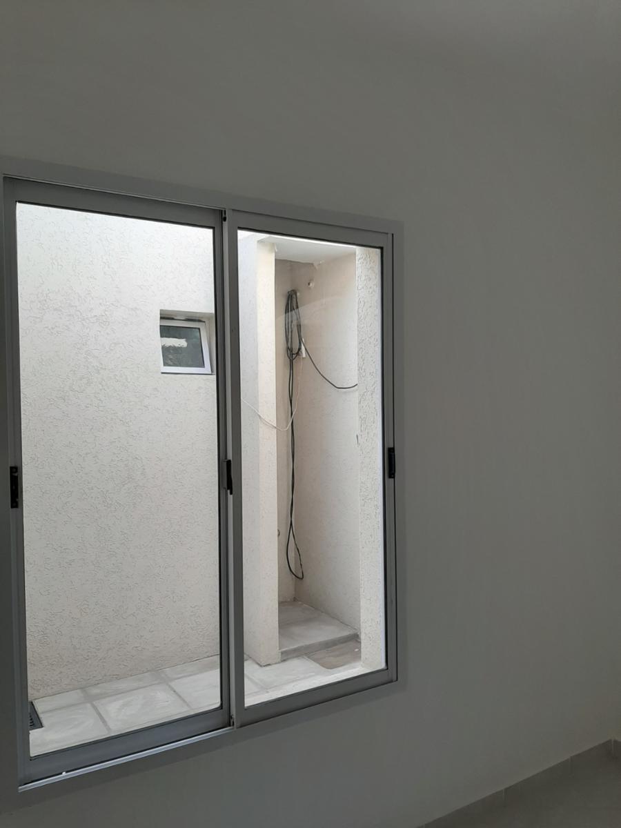 Un lugar para tu nueva vida Casa a estrenar, muy luminosa y buena ventilación en calle 90 M. derecha. — foto 5