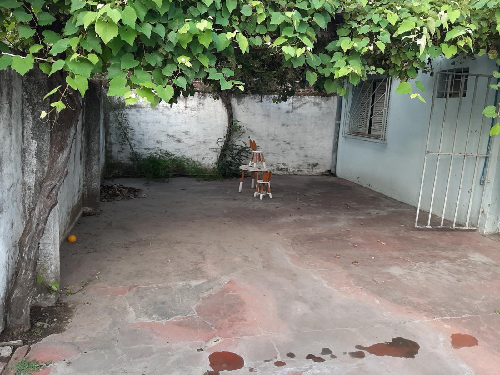Propiedad con posibilidad de ampliación, refacción, etc. sobre terreno de 10 x 33,3 — foto 2