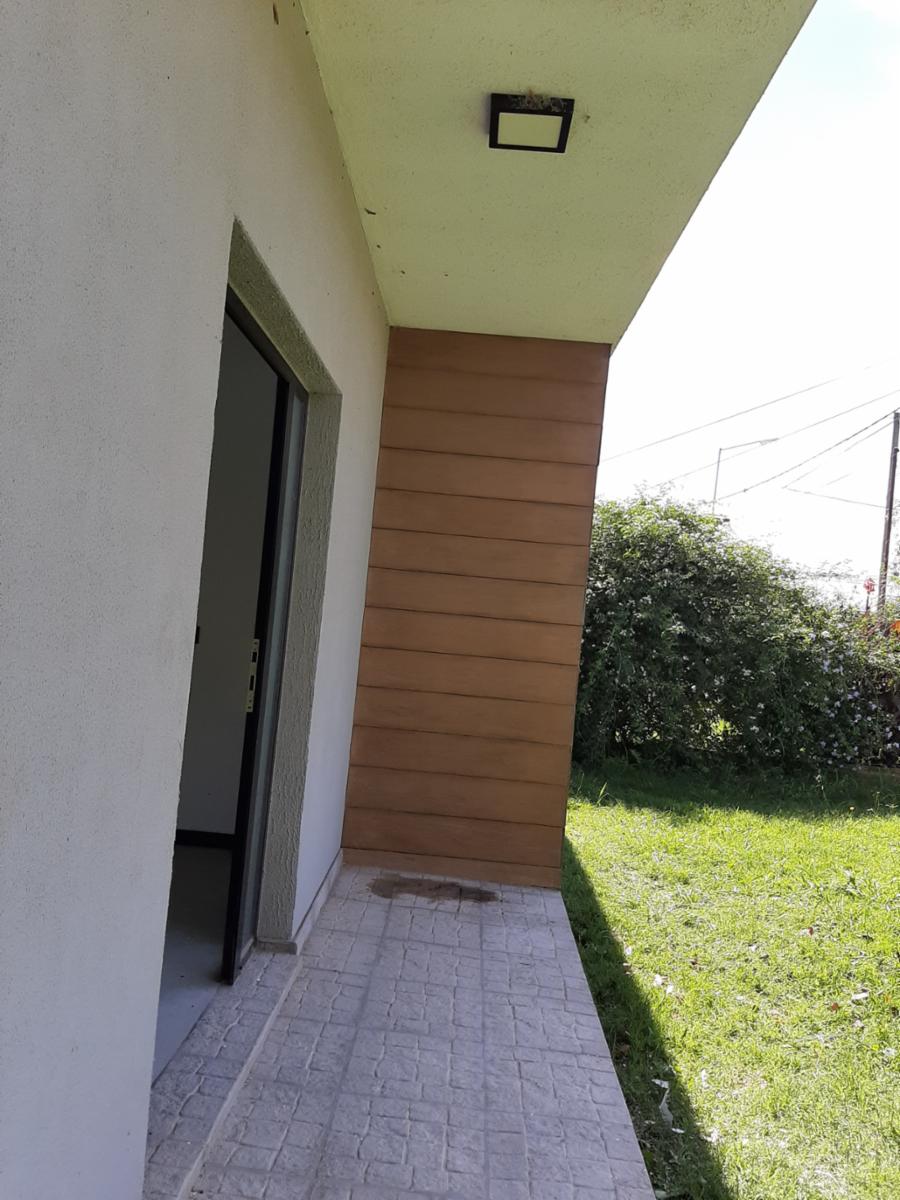A estrenar 2 casas en la localidad de Suipacha. - 2