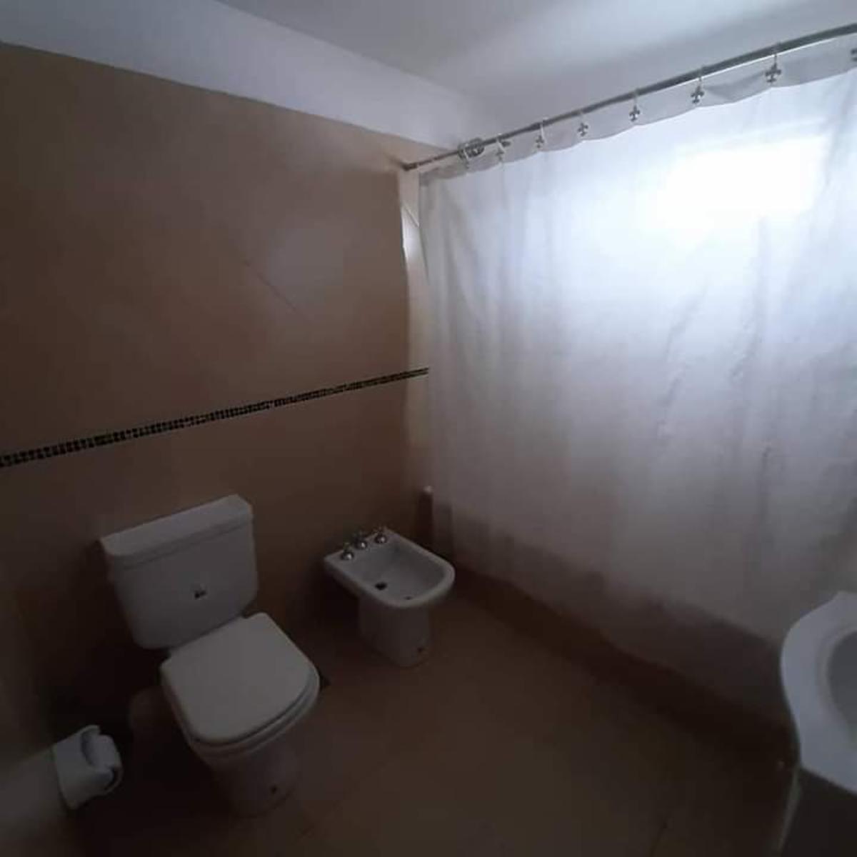 Dùplex en zona Pza. Belgrano, Construcción de calidad, excelente estado — foto 4