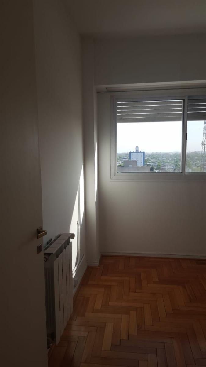 Hermoso departamento céntrico, en edificio frente a plaza principal. Muy luminoso — foto 4