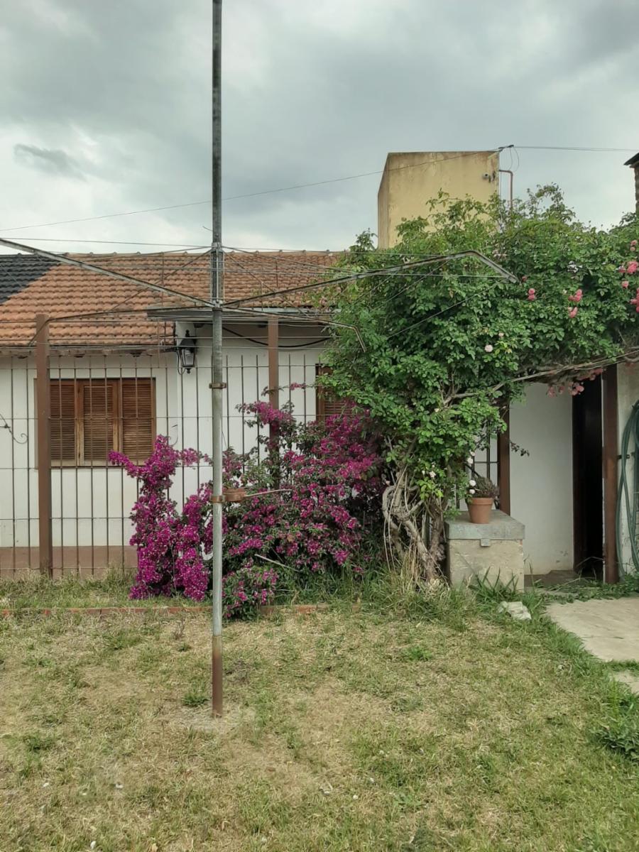 Hermosa casa sobre terreno de 333 mts. ubicada sobre avenida. — foto 3