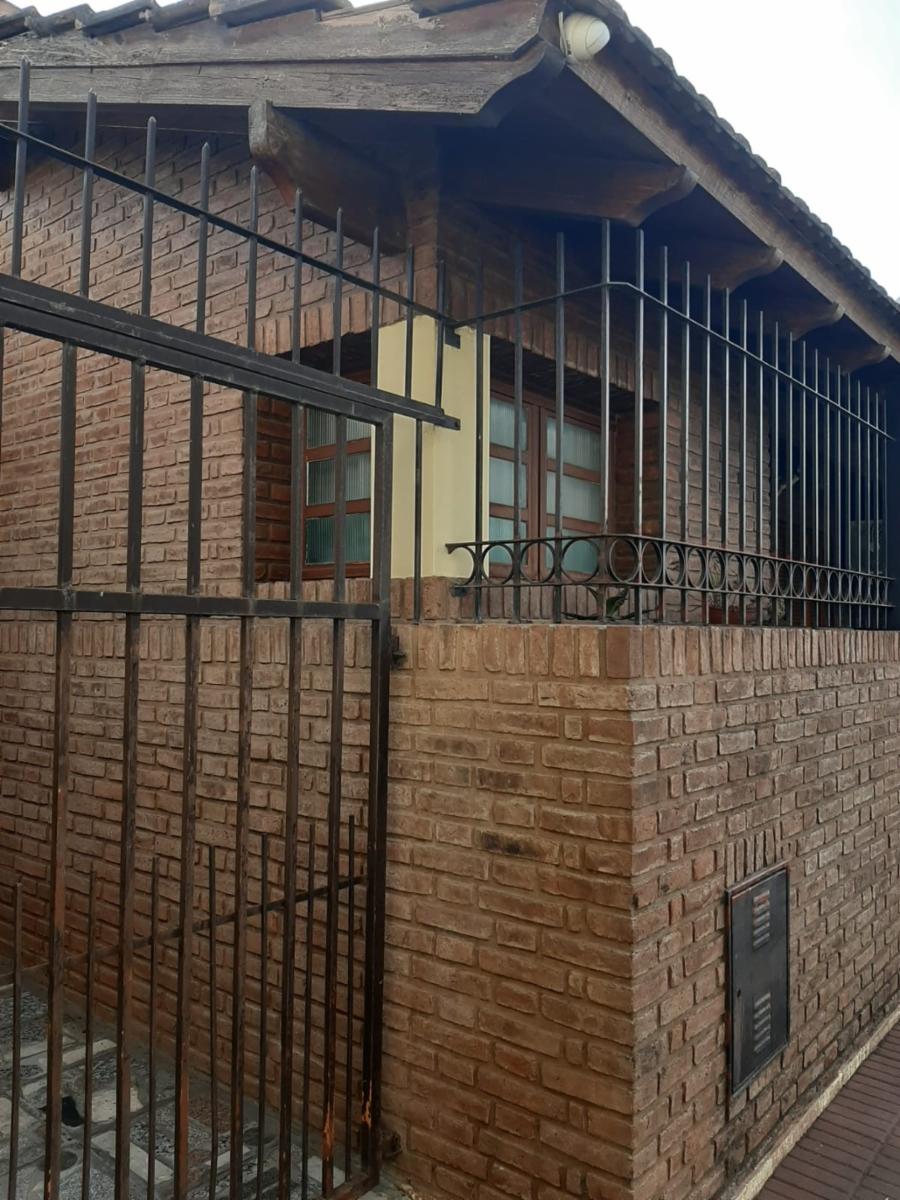 Hermosa casa sobre terreno de 333 mts. ubicada sobre avenida. — foto 11