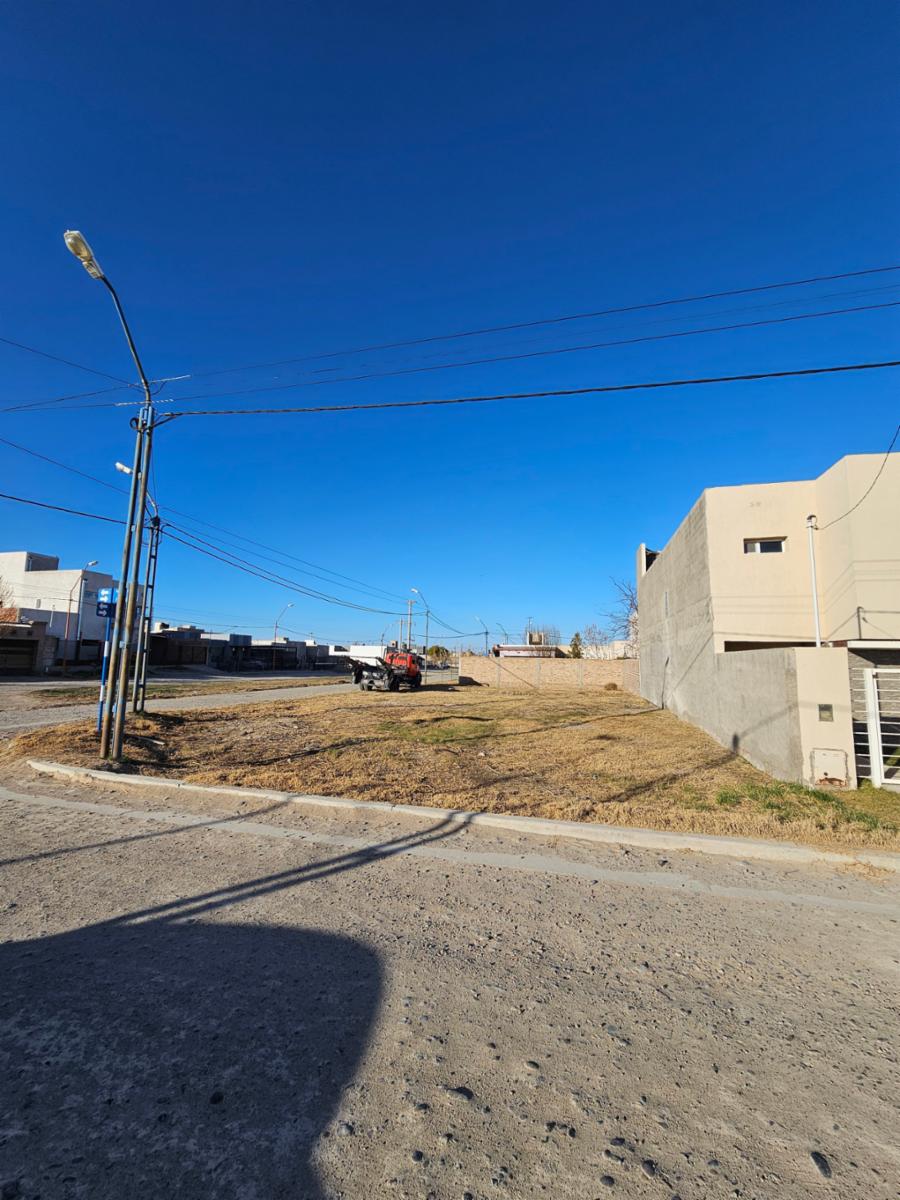 LOTE EN ESQUINA A LA VENTA EN B° PECINI