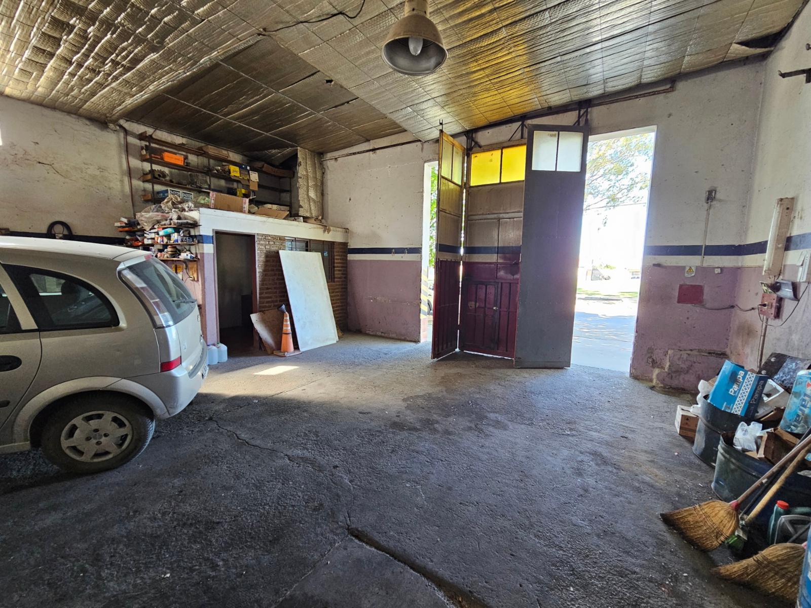 GALPON EN VENTA, BARRIO BAGLIANI - 14