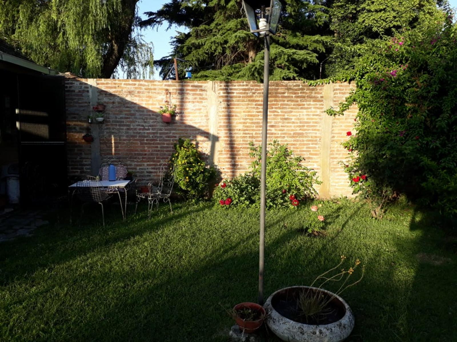 Modesta casa en Junín se PERMUTA por menor propiedad. — foto 4