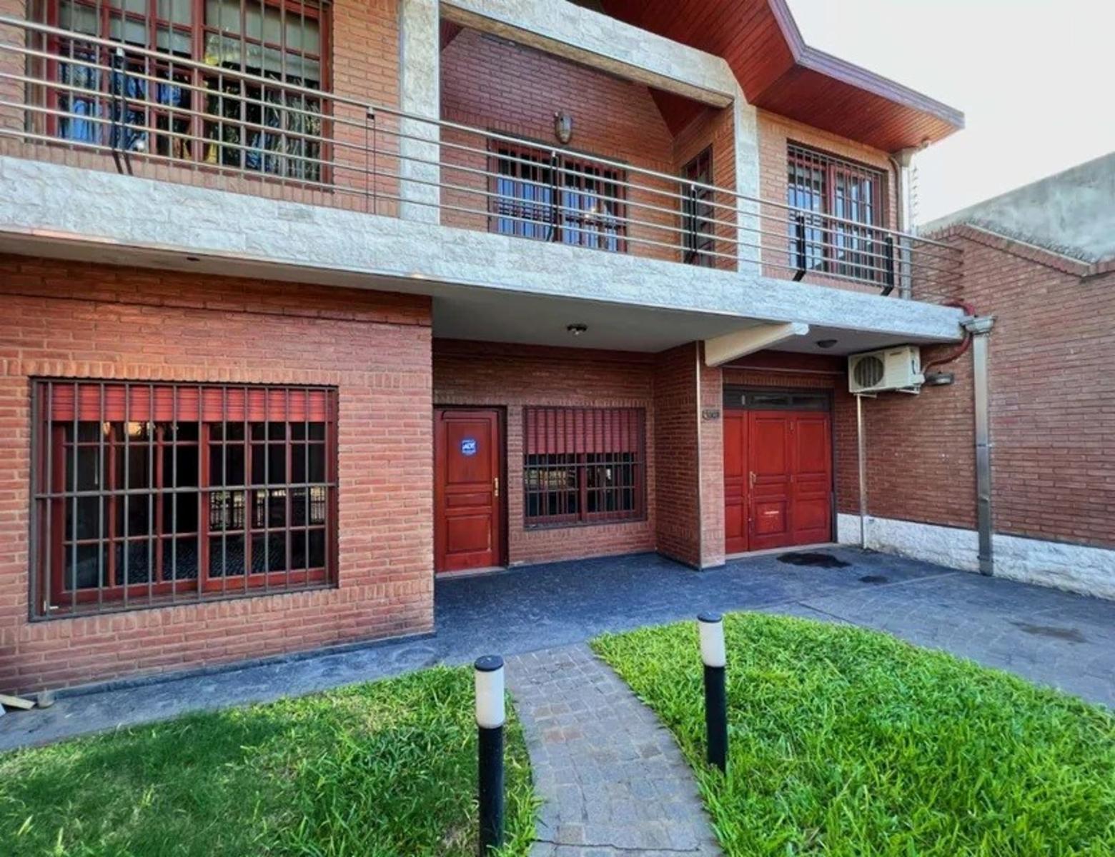 Excelente Chalet con detalles de categoría en san justo . RETASADO OPORTUNIDAD. VENTA URGENTE — foto 10