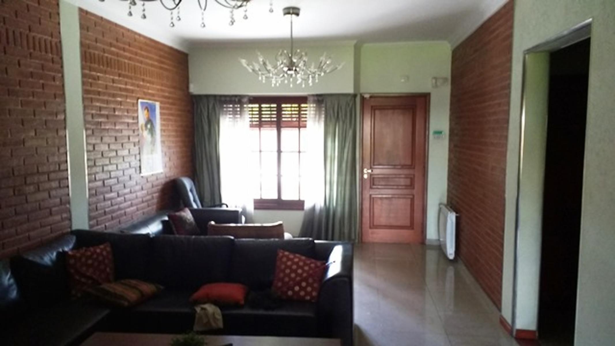 Excelente Chalet con detalles de categoría en san justo . RETASADO OPORTUNIDAD. VENTA URGENTE — foto 2