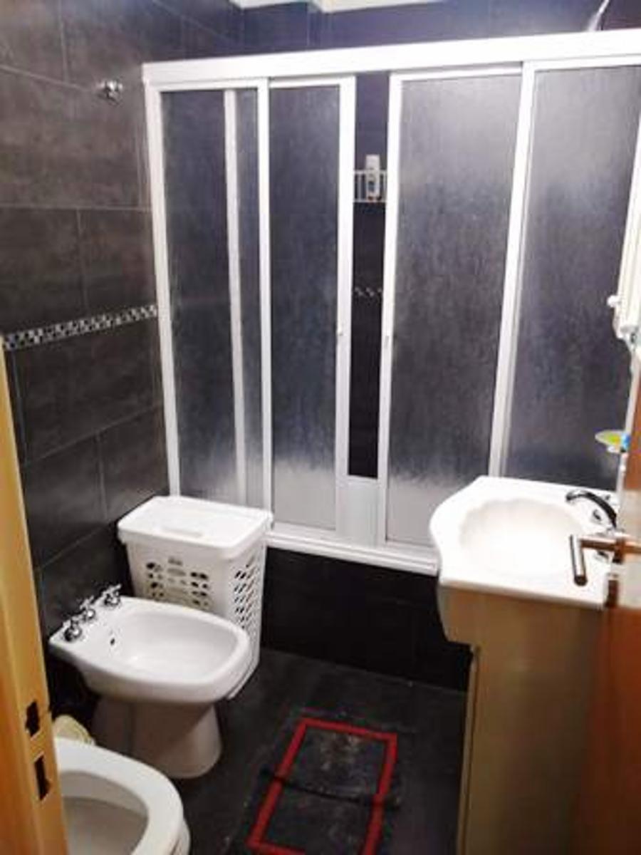 Excelente departamento de 3 ambientes con cochera en centro de San Justo. — foto 10