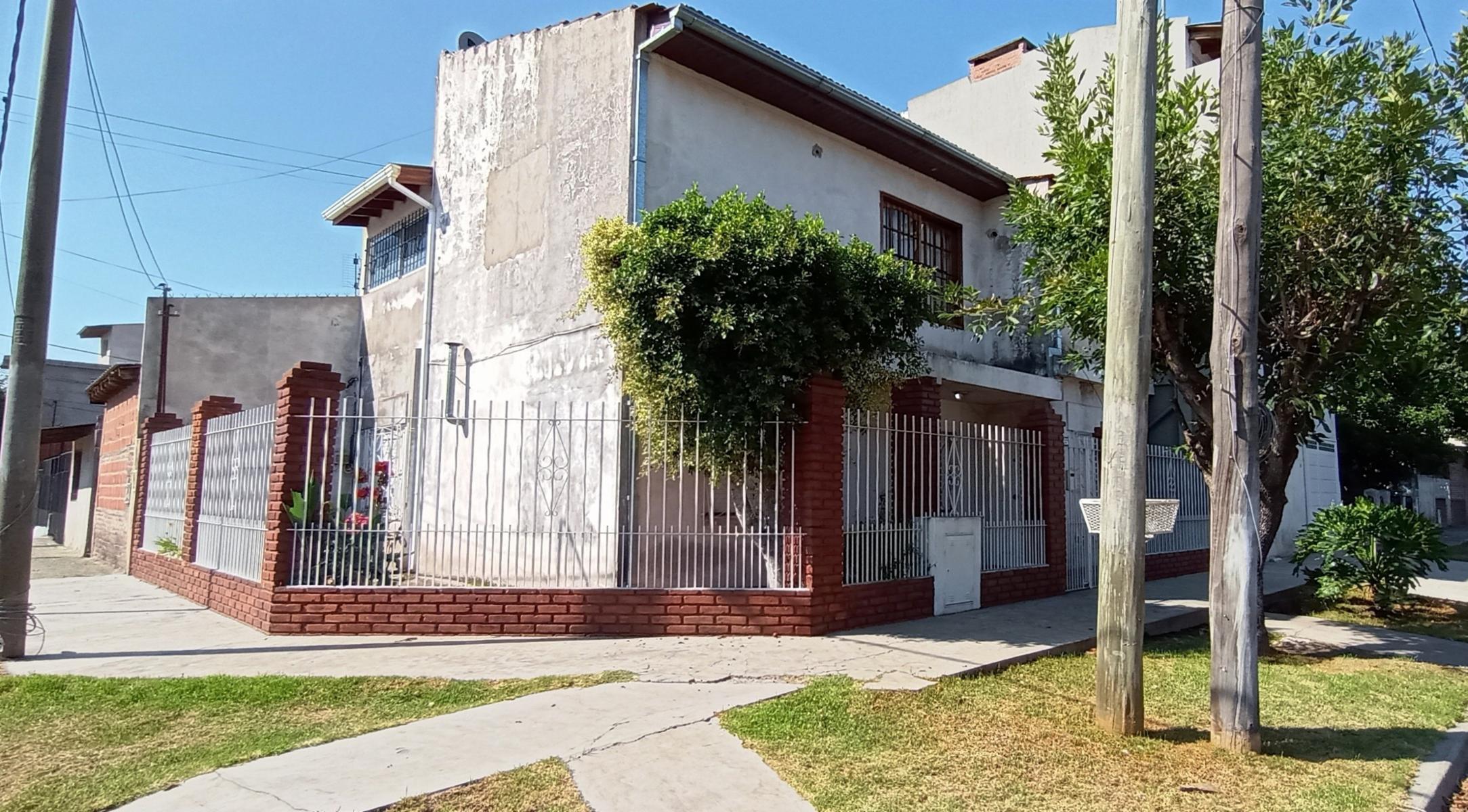 Excelente Casa Multifamiliar en Villa Luzuriaga. — foto 2