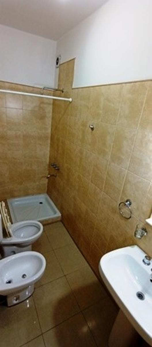 Excelente Casa Multifamiliar en Villa Luzuriaga. — foto 12