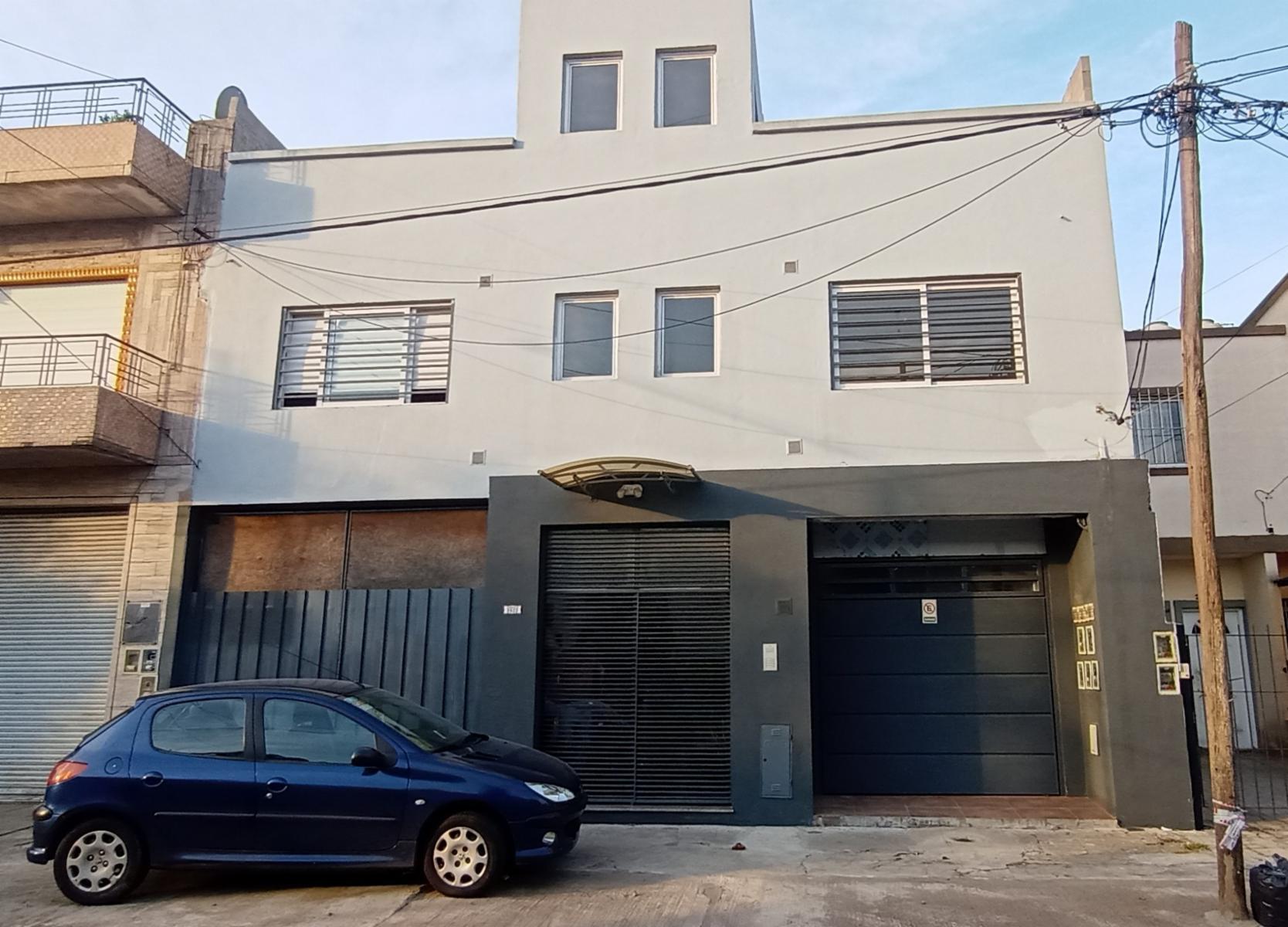 Departamento de dos ambientes amplios en San Justo. - 1
