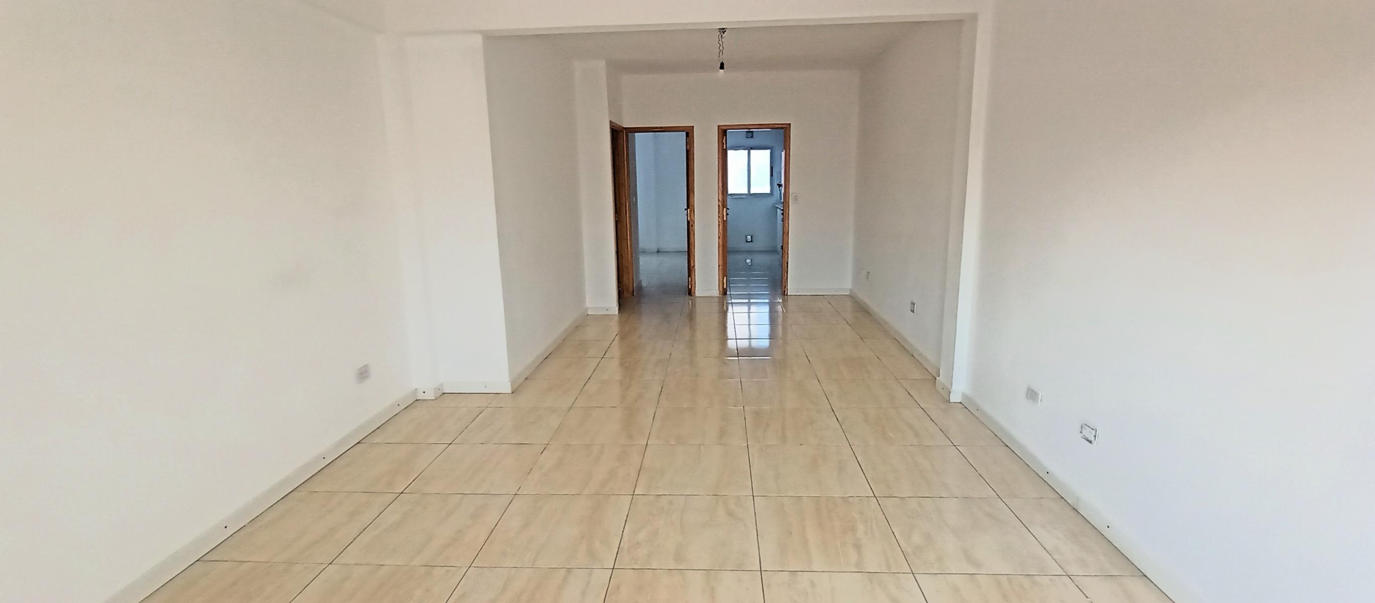 Departamento de dos ambientes amplios en San Justo. - 2