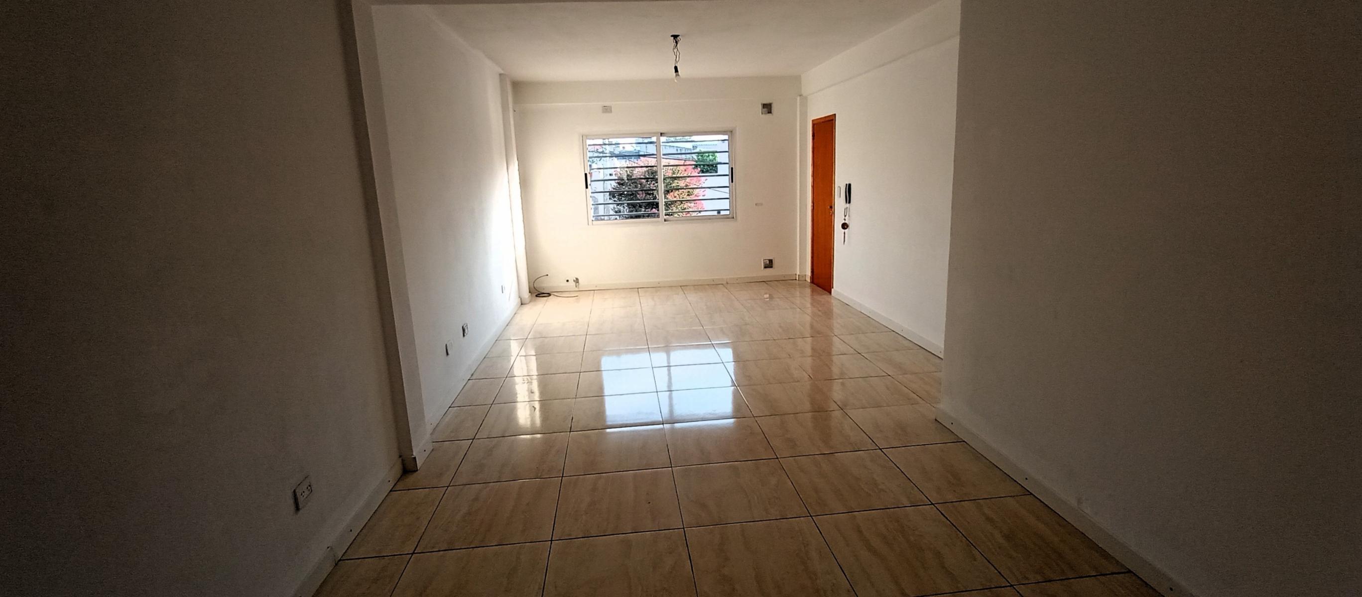 Departamento de dos ambientes amplios en San Justo. - 7