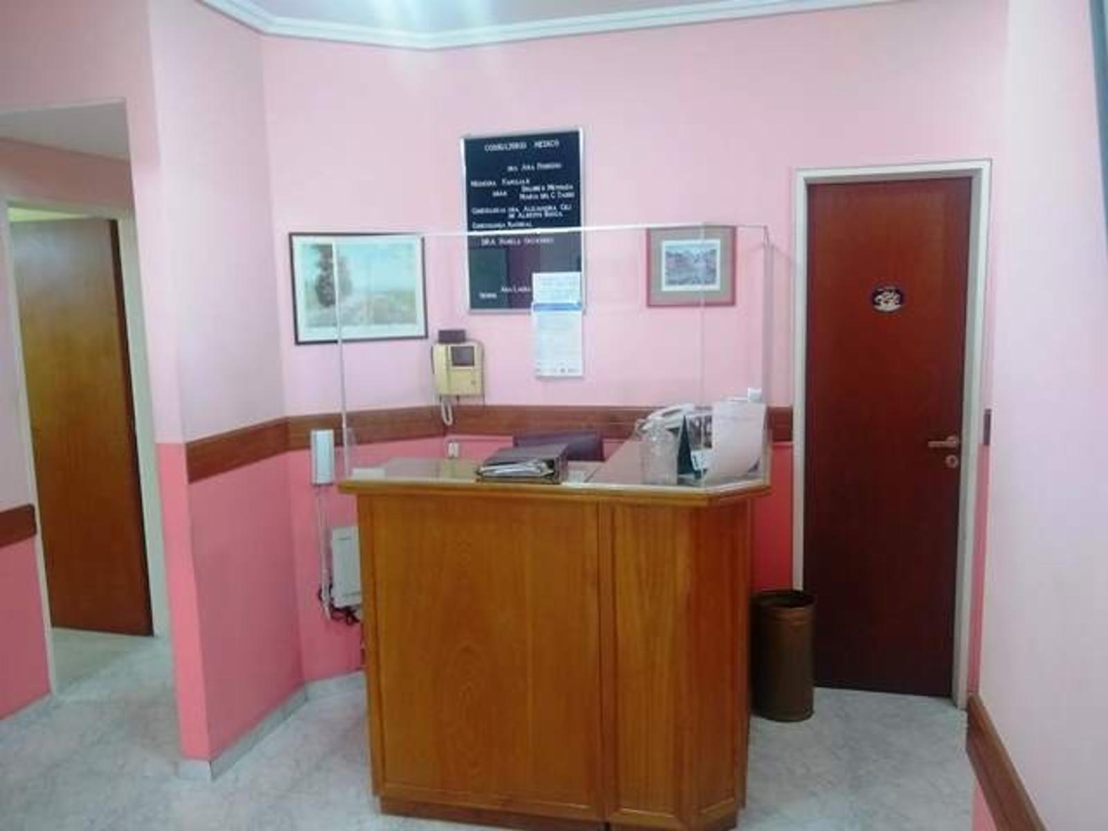OFICINA Departamento de 4 ambientes en centro de San Justo. — foto 3