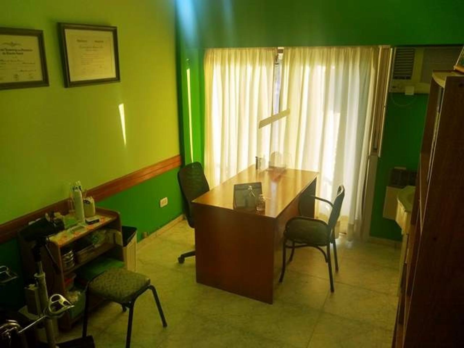OFICINA Departamento de 4 ambientes en centro de San Justo. — foto 5