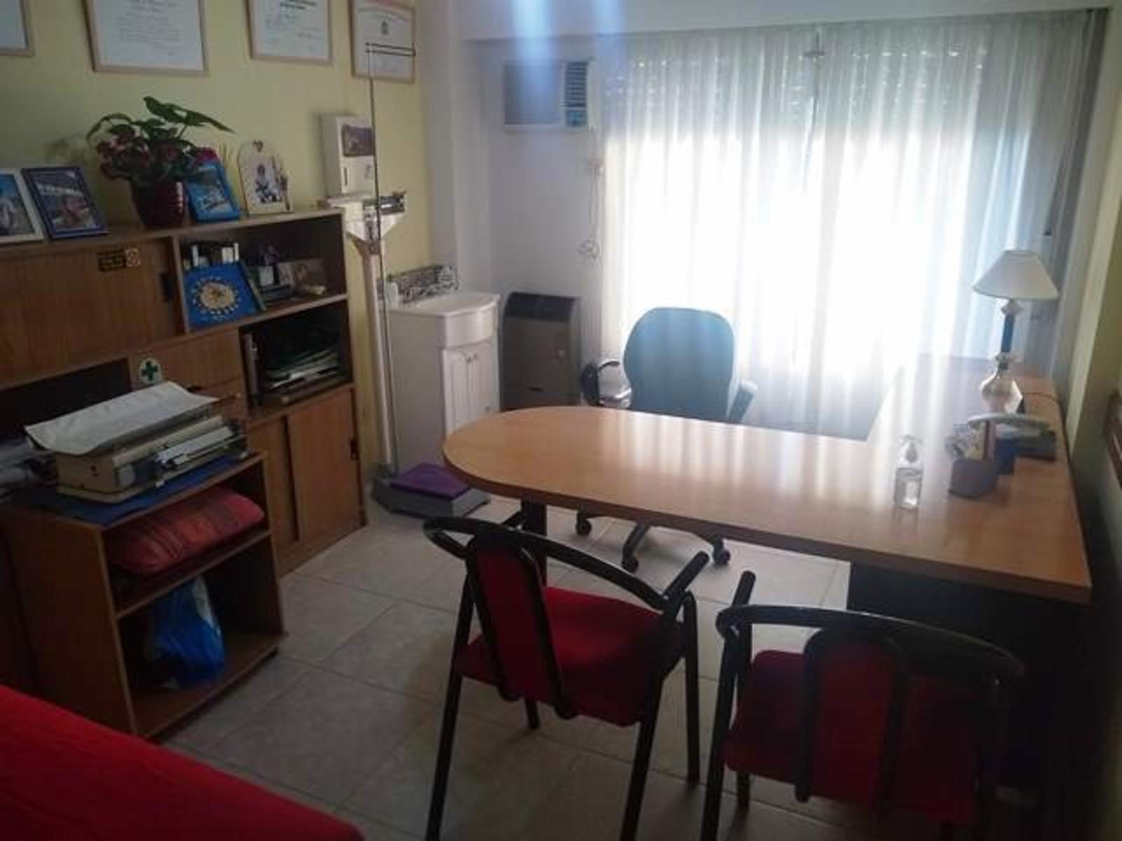 OFICINA Departamento de 4 ambientes en centro de San Justo. — foto 6