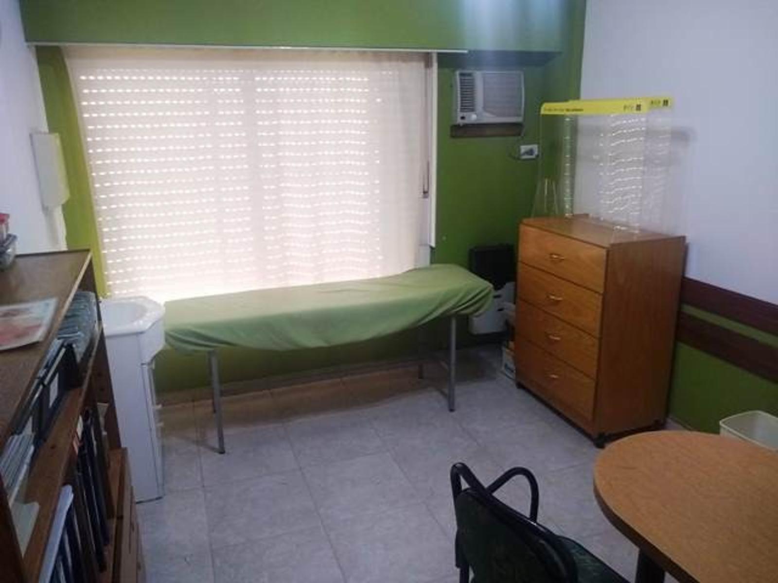 OFICINA Departamento de 4 ambientes en centro de San Justo. — foto 7