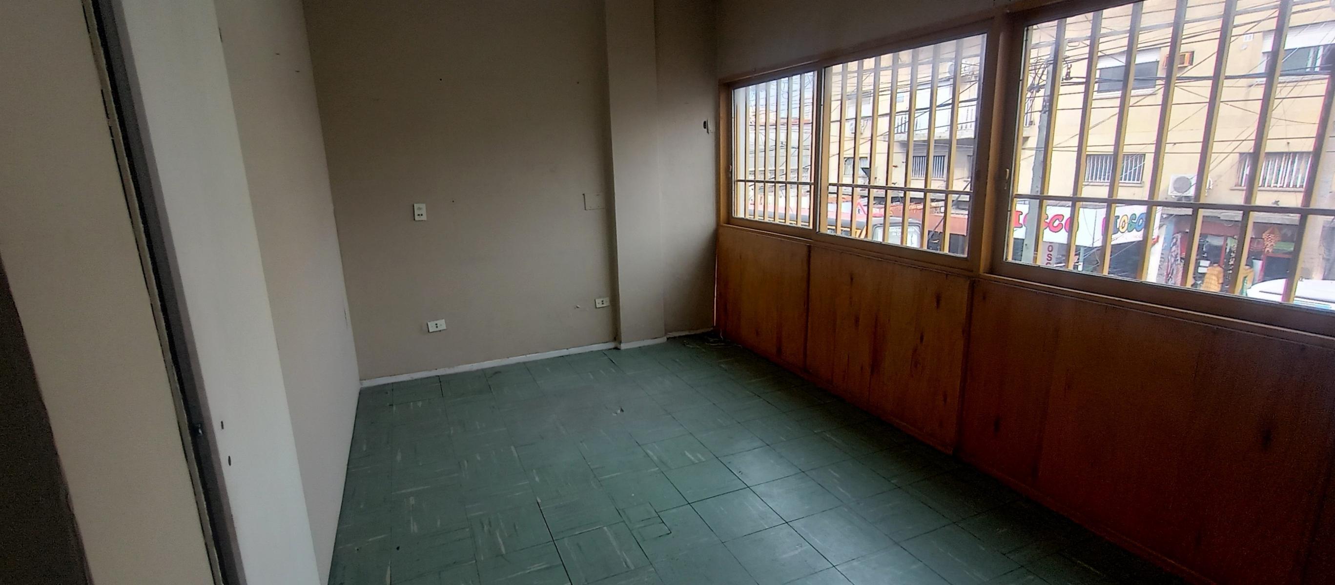 Oficina en Centro de San Justo. - 2