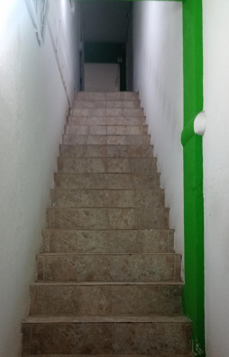 Excelente Local, depósito y oficinas sobre Av. Mosconi. — foto 9