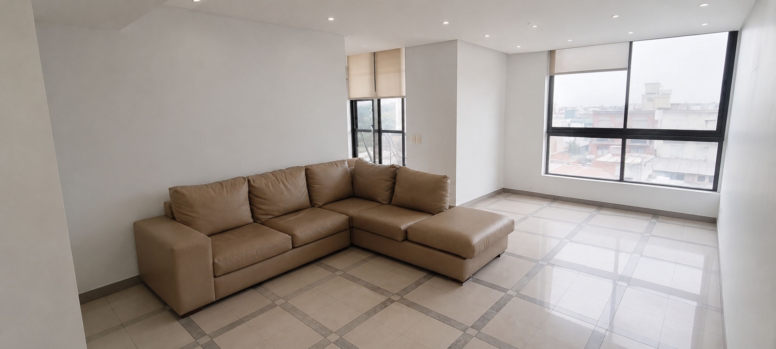 Departamento de 3 ambientes en centro de San Justo - 2
