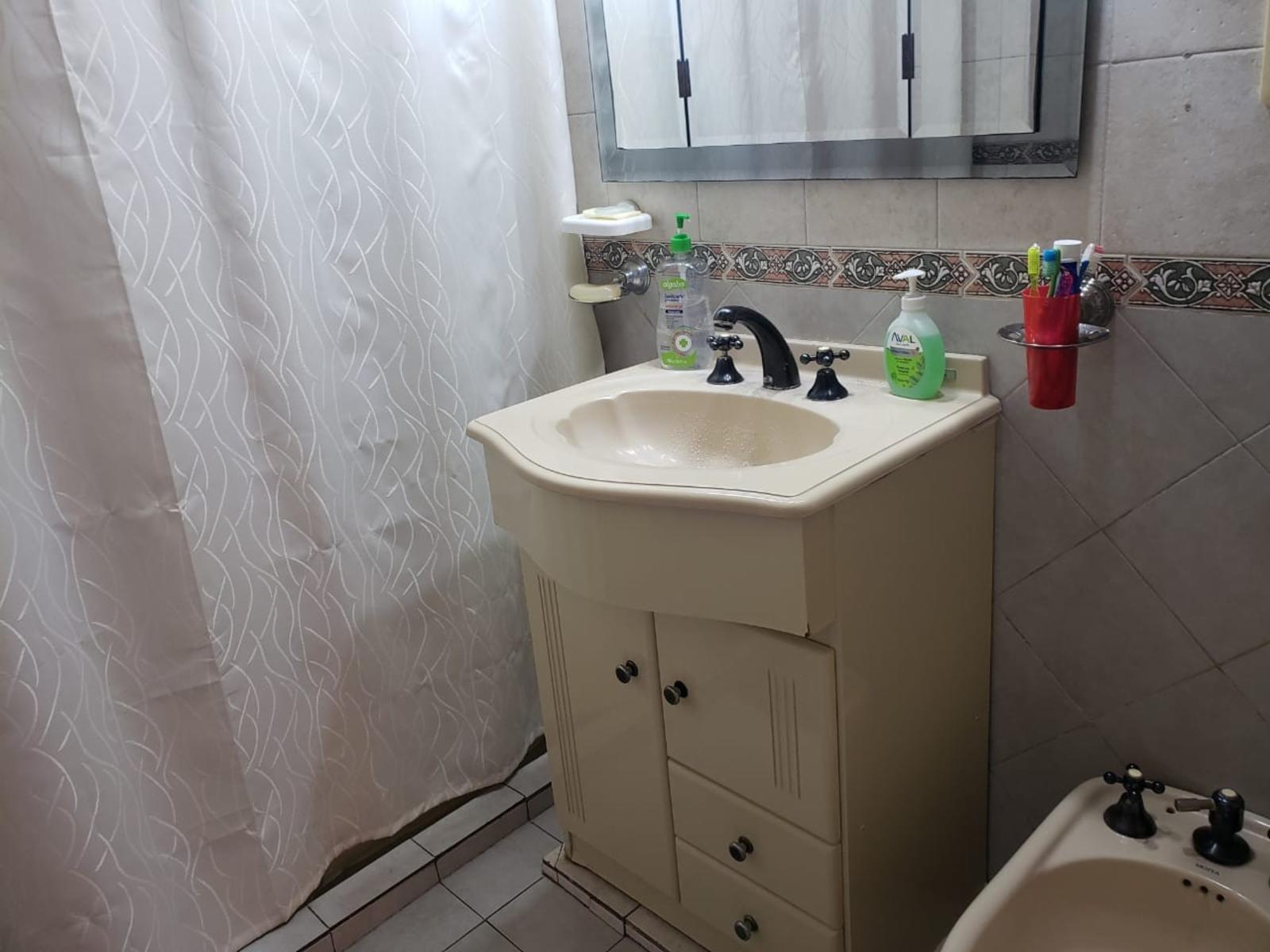 Hermosa casa totalmente reciclada B° 1° de mayo — foto 7