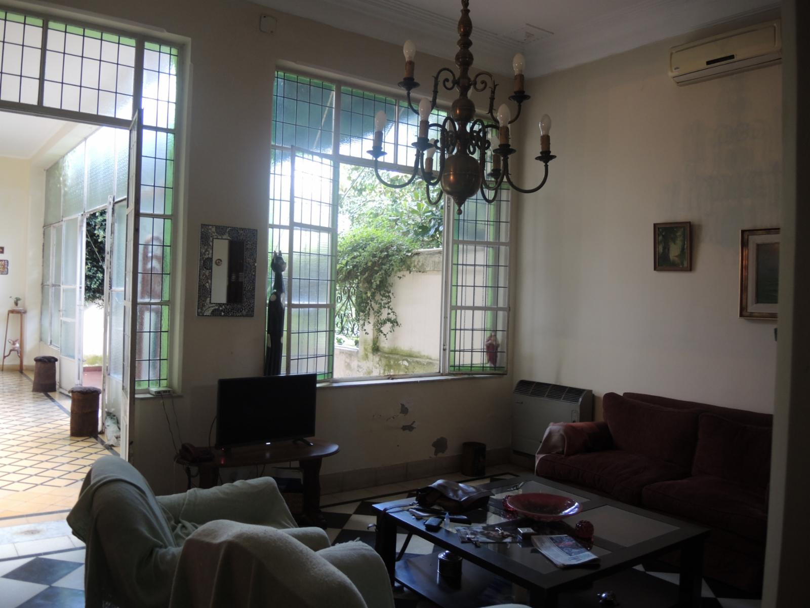 CASA ANTIGUA A 1 CUADRA DE PLAZA 1810- LOBOS — foto 5