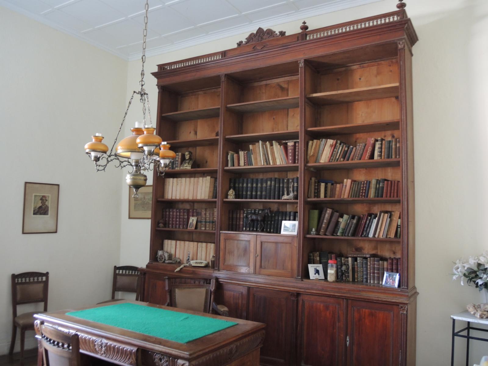 CASA ANTIGUA A 1 CUADRA DE PLAZA 1810- LOBOS — foto 6