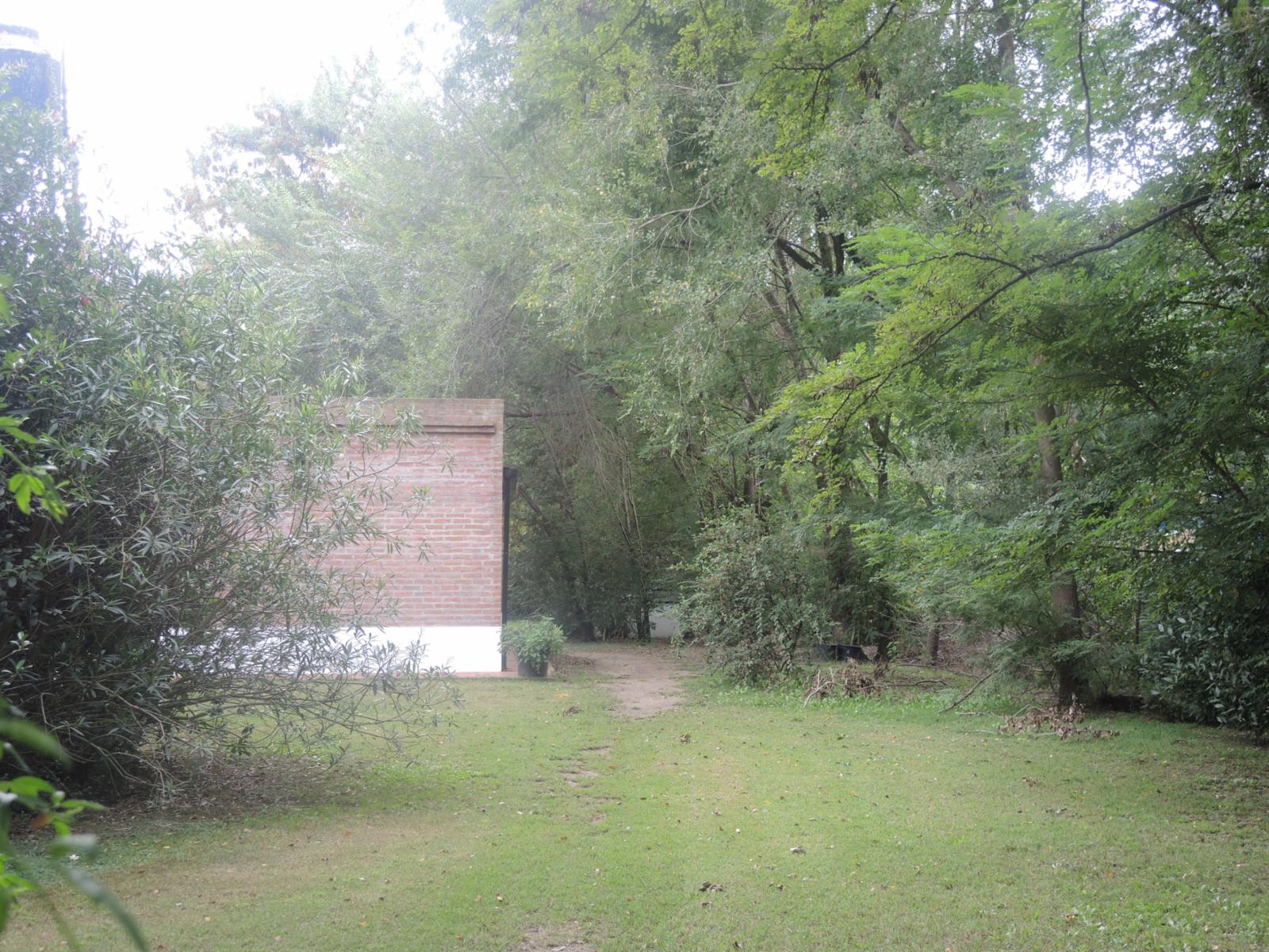 EN VENTA CASA QUINTA EN LA ARAUCARIA- LOBOS. BARRIO ABIERTO, SIN EXPENSAS. - 4