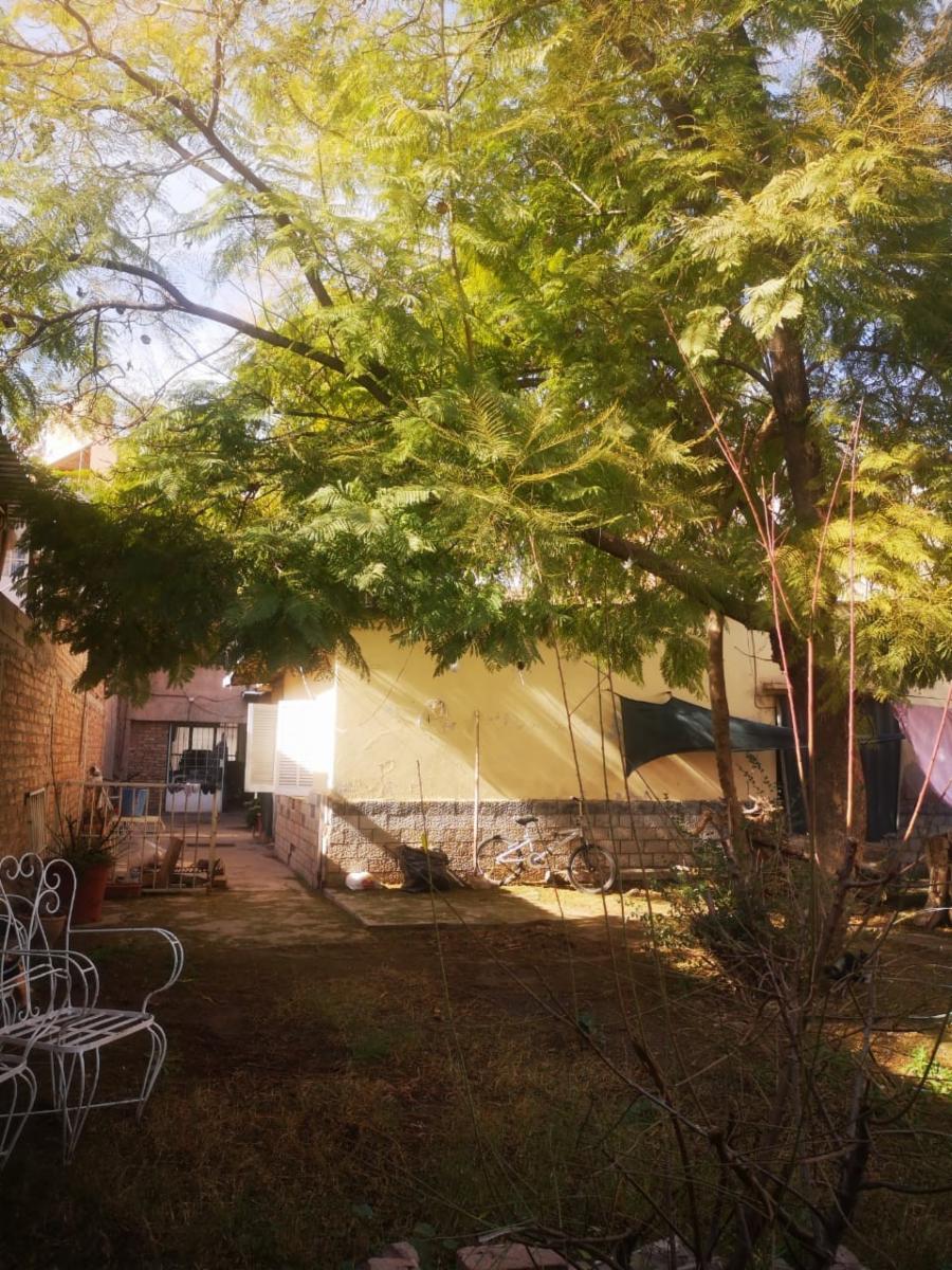 FLORES LUVELLO VENDE INMUEBLE CON DEPTO LOCALES TERRENO SOBRE CALLE COLON GODOY CRUZ — foto 3