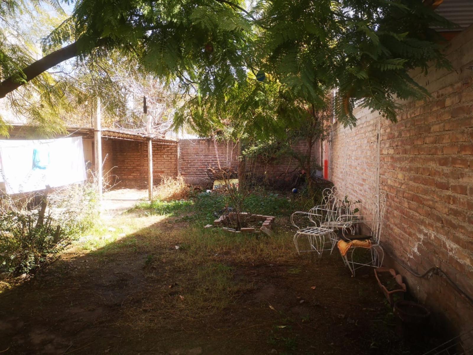 FLORES LUVELLO VENDE INMUEBLE CON DEPTO LOCALES TERRENO SOBRE CALLE COLON GODOY CRUZ — foto 8