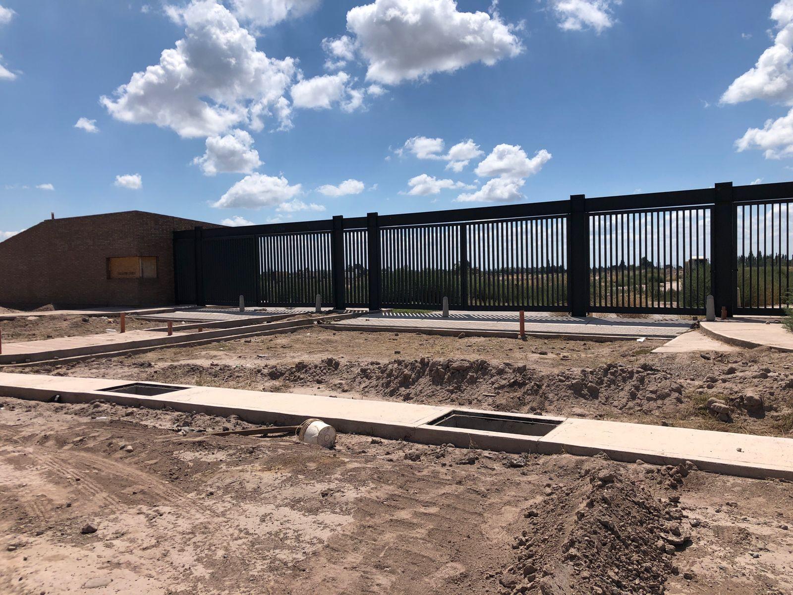 FLORES LUVELLO VENDE TERRENO 402M2 EN BARRIO LOMAS DEL TORREON - MAIPU — foto 3