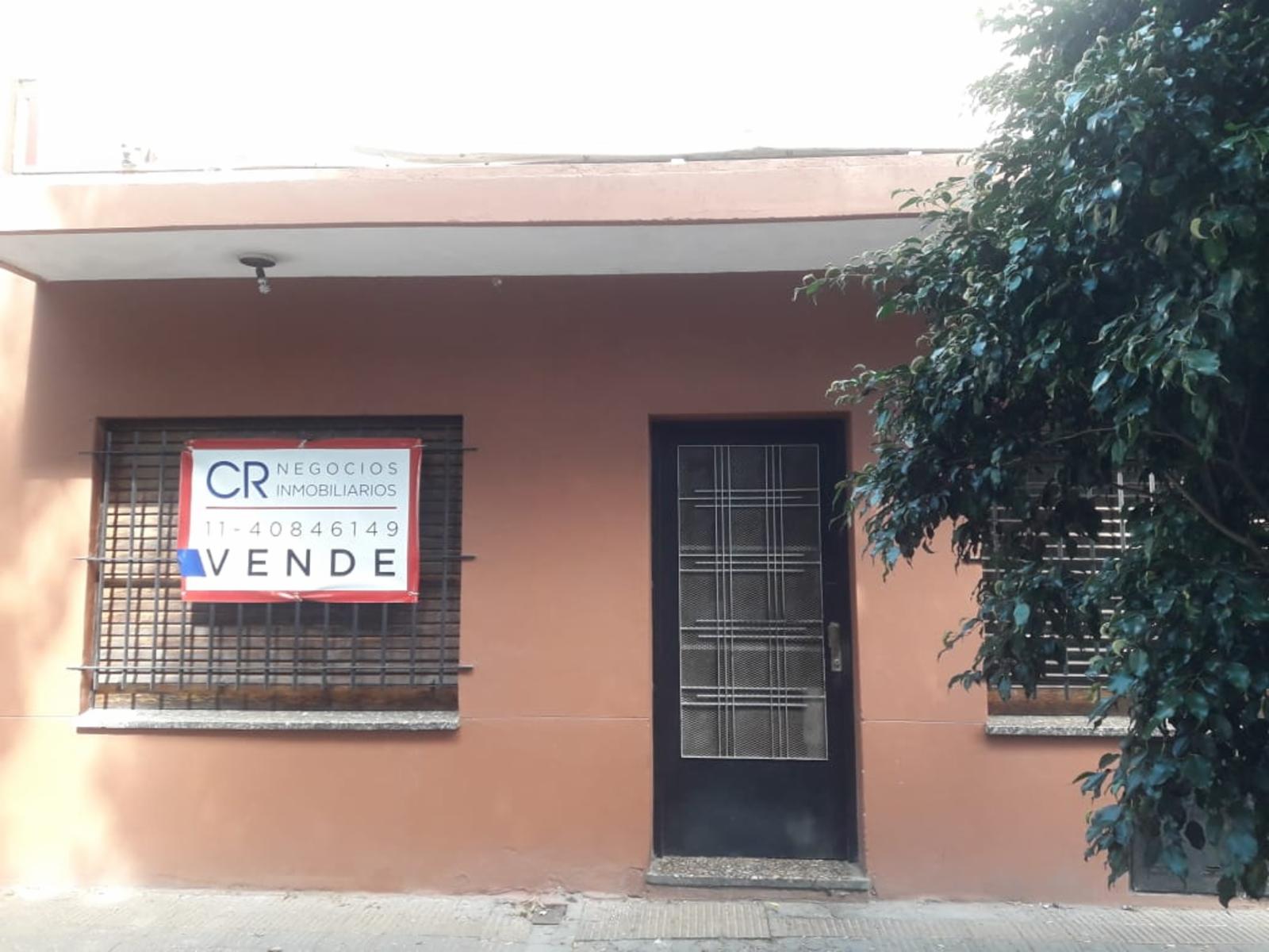 Casa En Ph 4 Ambientes Al Frente Lomas Del Mirador, excelente estado, oportunidad