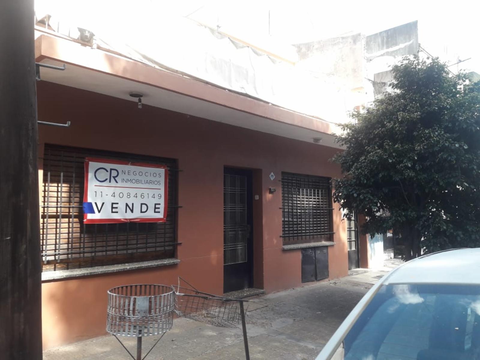 Casa En Ph 4 Ambientes Al Frente Lomas Del Mirador, excelente estado, oportunidad — foto 2