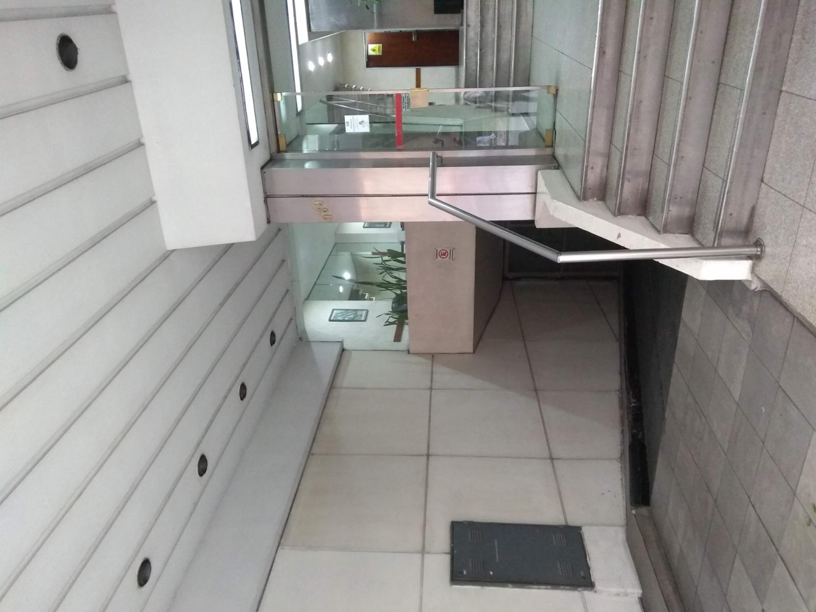 OFICINAS EN RECOLETA-VENTA CON RENTA// FRENTE A UNIV. MEDICINA — foto 11