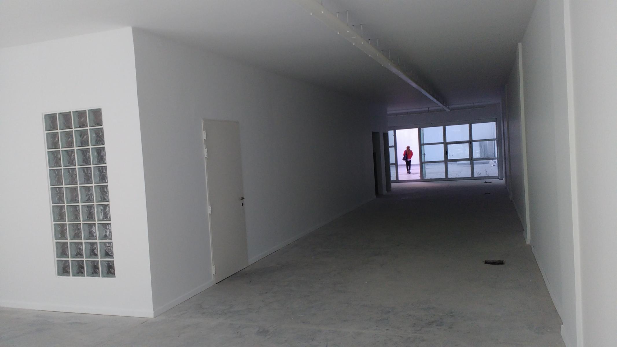 EXCELENTE EDIFICIO EN BLOCK- PLANTA LIBRES CON COCHERAS - 2