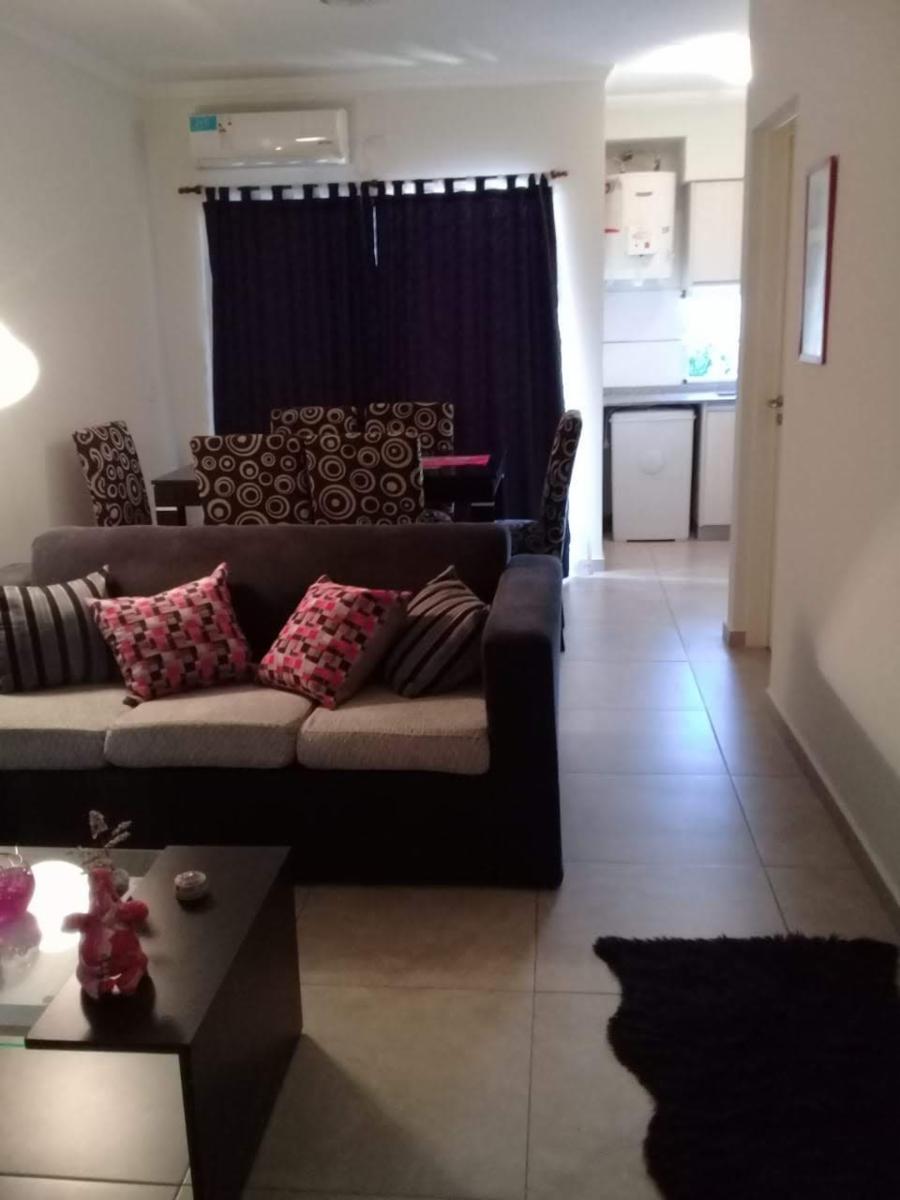 BONITO Y LUMINOSO DEPTO 2 AMBIENTES EN CASEROS — foto 3