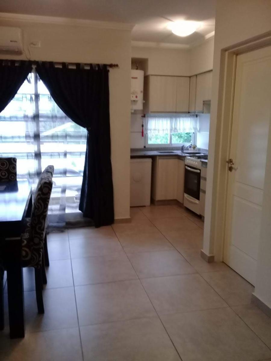 BONITO Y LUMINOSO DEPTO 2 AMBIENTES EN CASEROS — foto 4