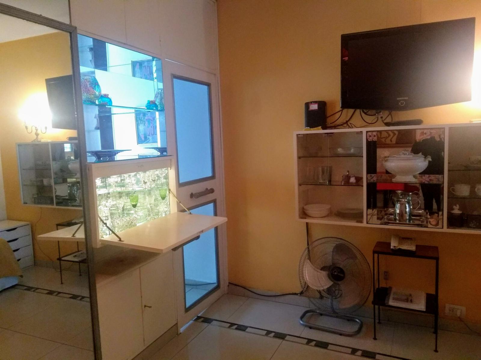 AMPLIO Y HERMOSO DEPTO DE 2 AMBIENTES-CENTRO - 6