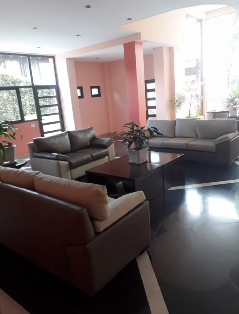 Excelente departamento de 3 amb al frente con cochera — foto 2