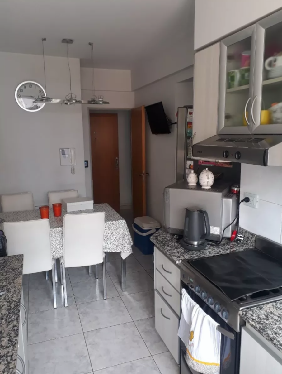 Excelente departamento de 3 amb al frente con cochera — foto 7