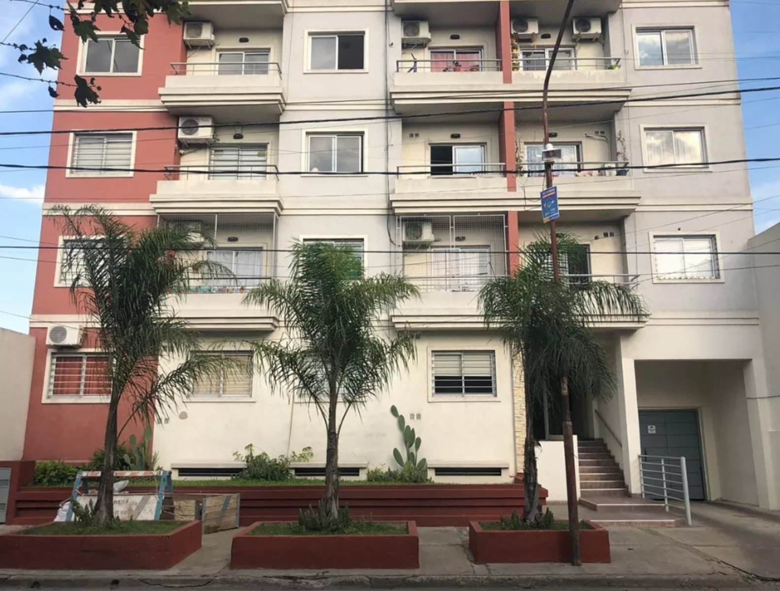 Departamento de 3 amb al frente con balcón — foto 2