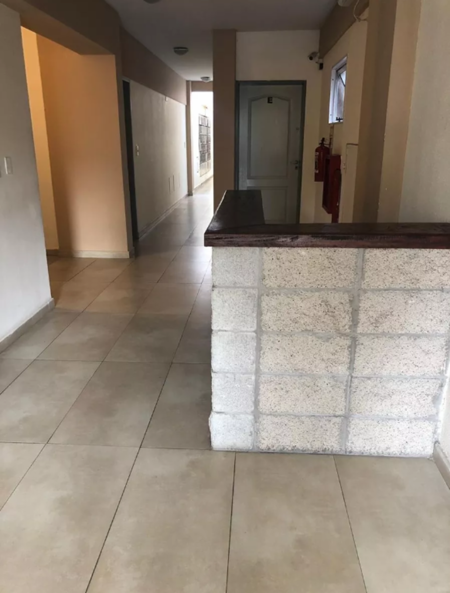 Departamento de 3 amb al frente con balcón — foto 3