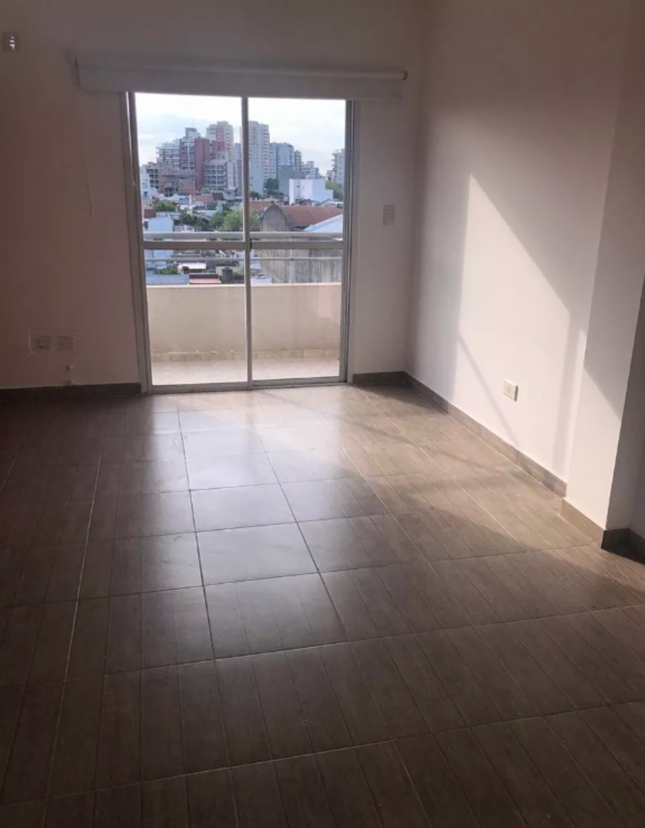 Departamento de 3 amb al frente con balcón — foto 4