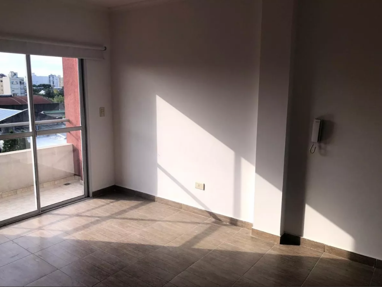 Departamento de 3 amb al frente con balcón — foto 5